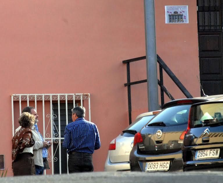 Fernando Bañolas, Mari Mar Julios y Juan Francisco Padrón, en el Ayuntamiento de La Laguna