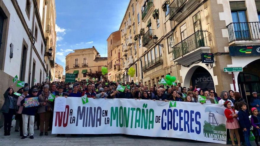 Salvemos la Montaña denuncia que la Junta y el ayuntamiento han ocultado informes técnicos de la mina de Cáceres