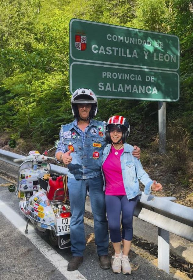 Una vespa y miles de kilómetros desde Córdoba contra el cáncer