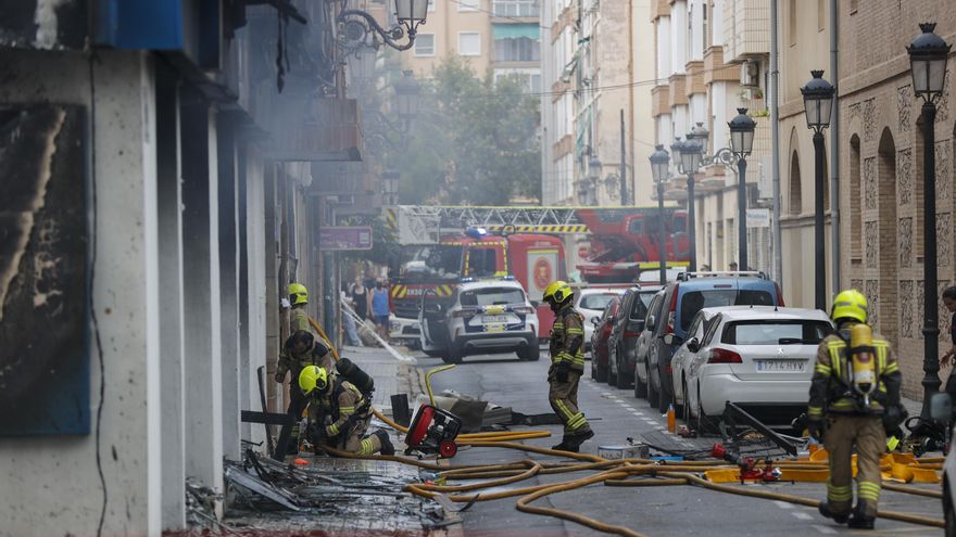 Controlado el incendio que ha obligado a desalojar cien viviendas en València