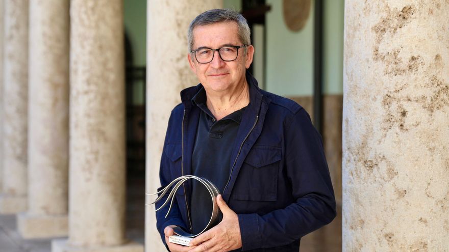 La Unió de Periodistes Valencians arropa a Carlos Sosa: "Es un ejemplo de dignidad profesional"