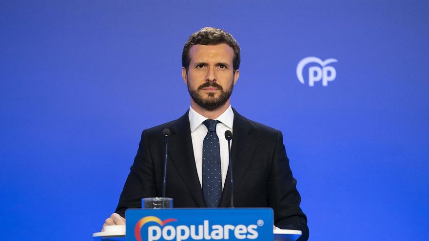 Archivo - El presidente del PP, Pablo Casado, en una rueda de prensa en Génova.