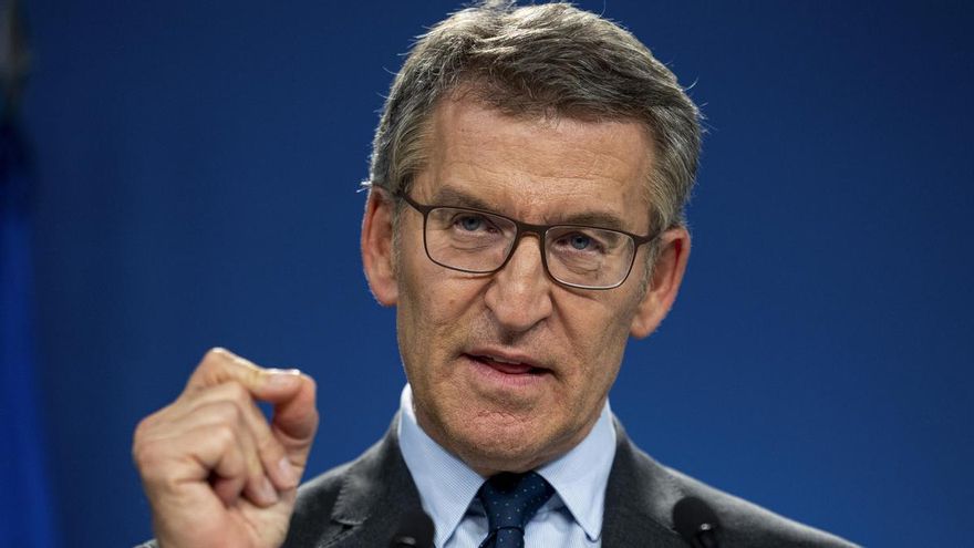 El líder del PP, Alberto Núñez Feijóo, durante una comparecencia de prensa, tras cerrar el PP y el PSOE el pacto para renovar el Consejo General del Poder Judicial (CGPJ), este martes en Madrid.