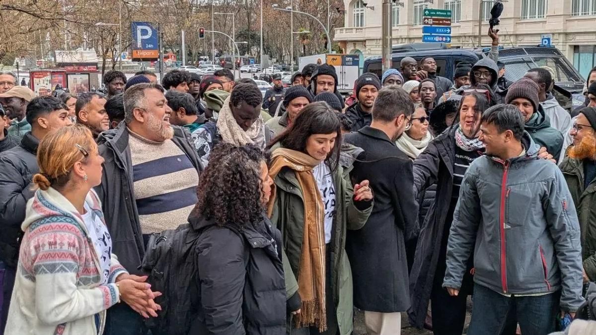 Regularización extraordinaria: un logro rodeado de bulos