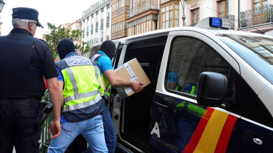 Un registro policial relacionado con un caso de corrupción, en una imagen de archivo. EFE/ A. Alvarez