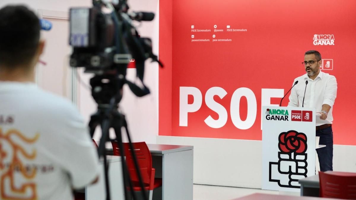 El PSOE denuncia la falta de oncólogos en Don Benito y acusa a Guardiola