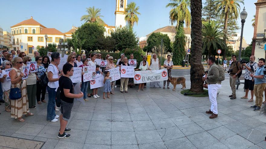 La plataforma contra el virus del Nilo mantiene su pelea en la calle ante los nuevos casos en Sevilla, Jaén y Córdoba