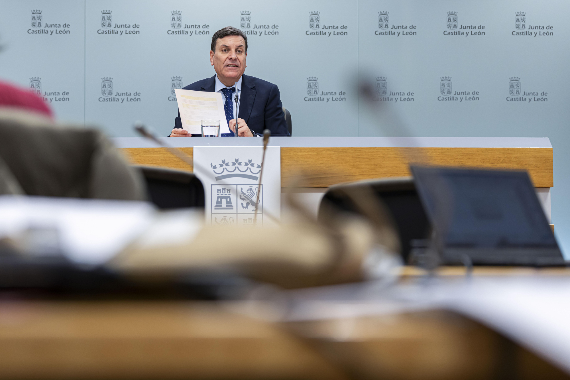 El portavoz Carlos Fernández Carriedo en rueda de prensa tras el Consejo de Gobierno Junta de Castilla y León.