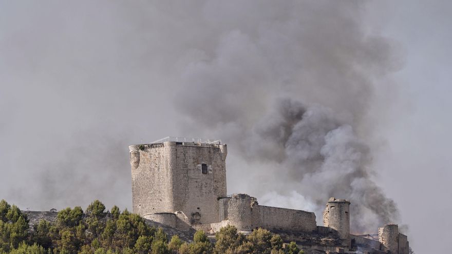 Investigan a una mujer por un fuego que causó daños en el Castillo de Íscar, en Valladolid