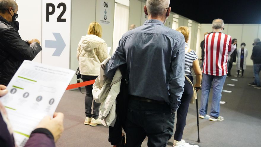Se agotan las citas para menores de 80 años en varias zonas sanitarias de Euskadi hasta la llegada de nuevas dosis