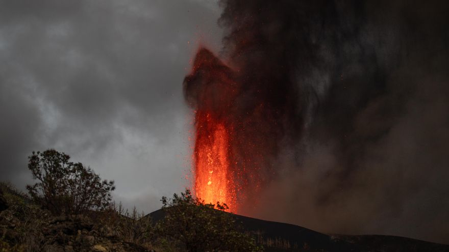 El nuevo volcán de La Palma, en erupción