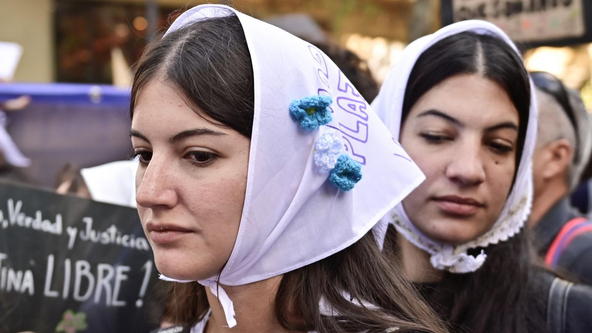 Los pañuelos blancos, el símbolo de la lucha de las Madres y Abuelas
