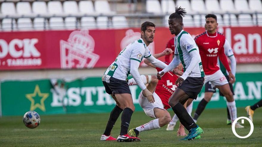 Djetei y Bernarndo, ante el Murcia en la Nueva Condomina.