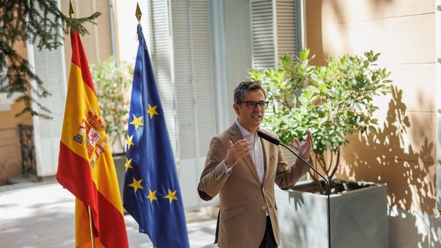 El ministro de la Presidencia, Felix bolaños, comparece ante la prensa tras su reunión en el Palacio de Parcent en Madrid con el Consejo General de Graduados Sociales de España.