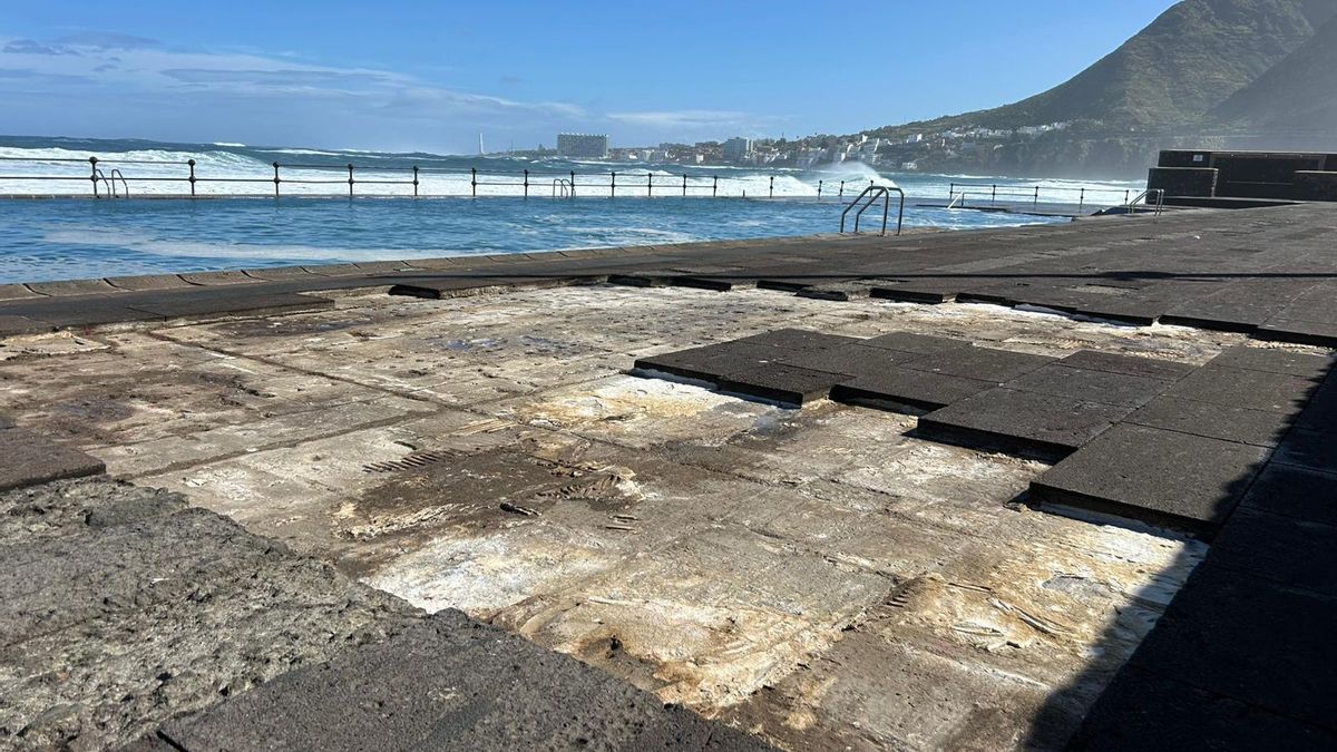 Desperfectos en las piscinas de Bajamar por el oleaje.
