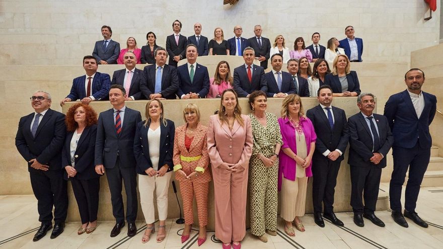 El Parlamento cántabro 'congela' las retribuciones de sus diputados para 2023