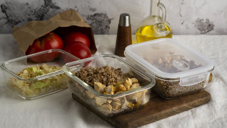Los cinco consejos de una nutricionista para cuidar nuestra alimentación en el trabajo: "El orden de los factores sí altera el producto"