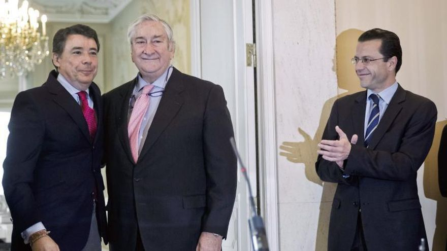 El destituido consejero de sanidad, Javier Rodríguez, con el presidente de la Comunidad de Madrid, Ignacio González.