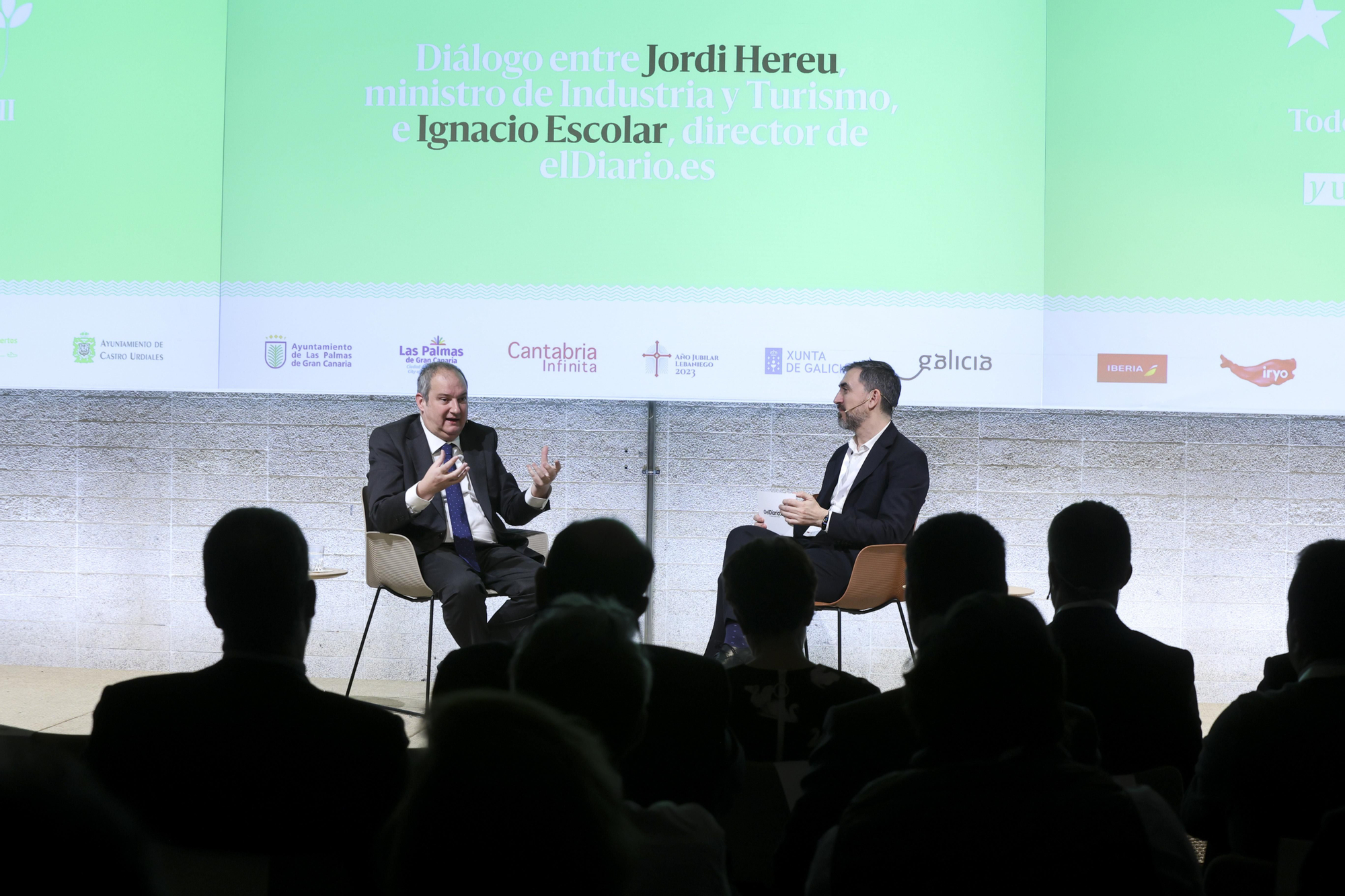 Diálogo entre Jordi Hereu, ministro de Industria y Turismo, e Ignacio Escolar, director de elDiario.es