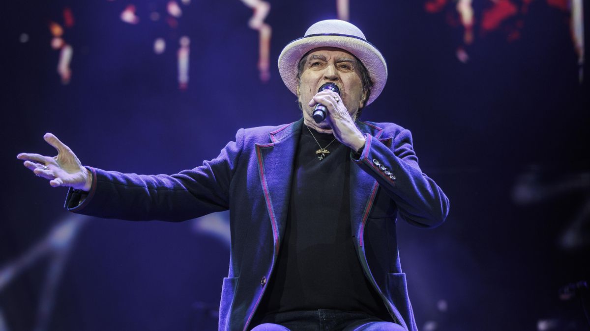Joaquín Sabina se baja en Atocha y se queda (ahora sí) "por fin en Madrid"