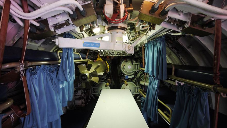 Tripas del submarino L'Argonaute.