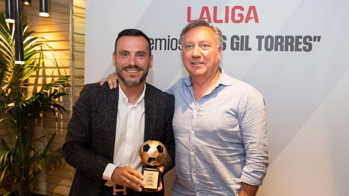Rubén Fontes recibe el premio Luis Gil Torres como mejor delegado de Primera División