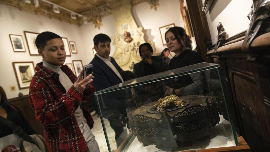 Una delegación internacional visita los clubes de cannabis de Barcelona: “Es un modelo exportable a todo el mundo”