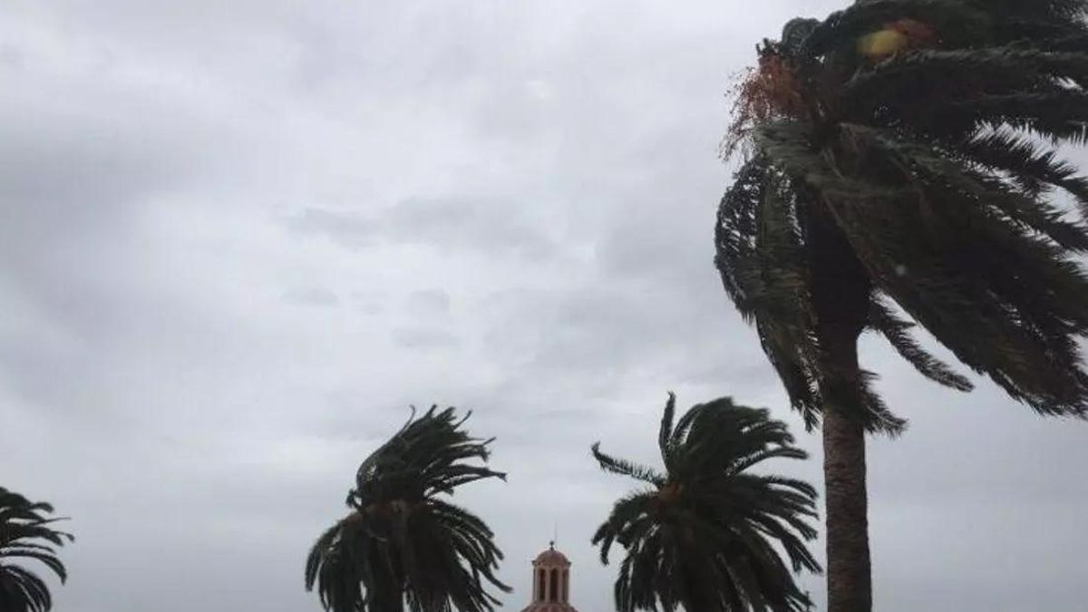 Imagen de archivo de una jornada con vientos y tormentas en La Palma.