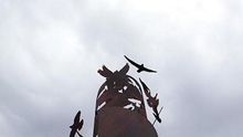 Monumento de Fuentes de Andalucía en memoria de las 'niñas' de El Aguaucho.