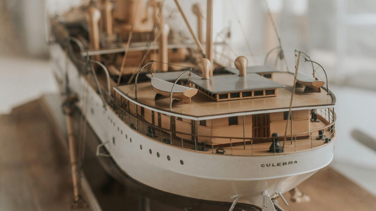 Este pueblo vasco tiene una ermita que parece un barco por dentro