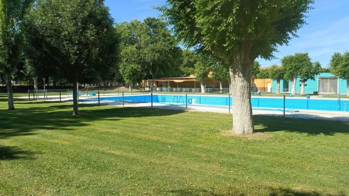El "error tipográfico" de un pueblo de Valladolid: define a los matrimonios con hijos con aquellos con "padre y madre"