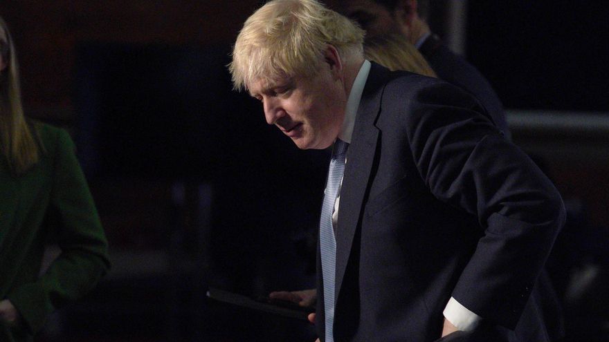 En plena crisis post-Brexit, Boris Johnson dice que "controlar la inmigración" llevará a "salarios altos"