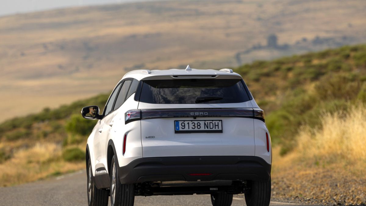 El consumo de consumible oficial del Ebro S400 es de 5,3 litros a los 100 kilómetros.