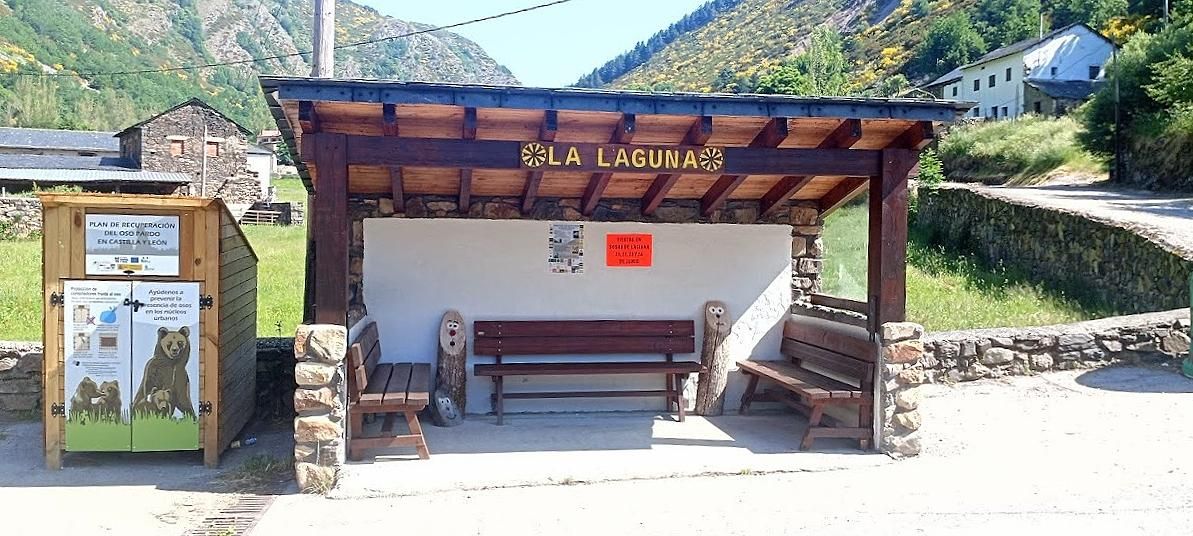 Marquesina y lugar de descanso comunal en Sosas