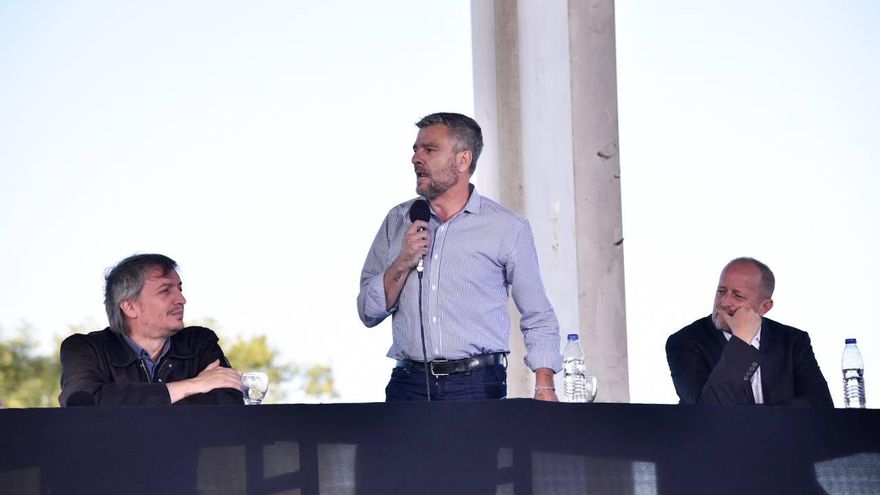 Entre críticas y elogios internos, el oficialismo buscó mostrar unidad en un acto de Kicillof, Máximo, Larroque y el ministro Zabaleta