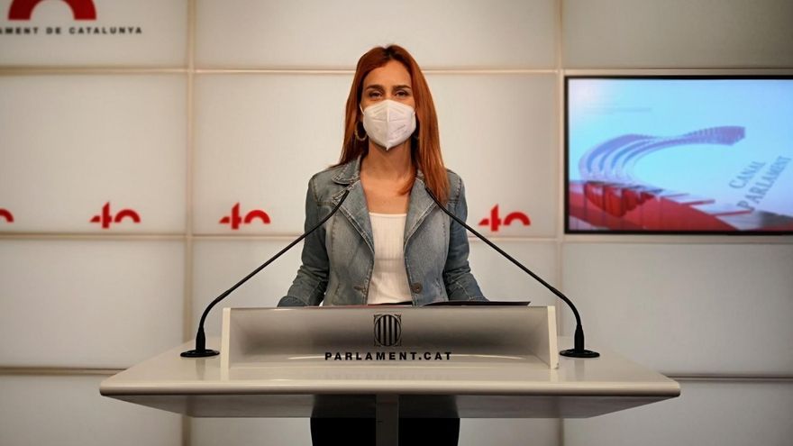 La líder de los comuns en el Parlament, Jéssica Albiach, en rueda de prensa en el Parlament