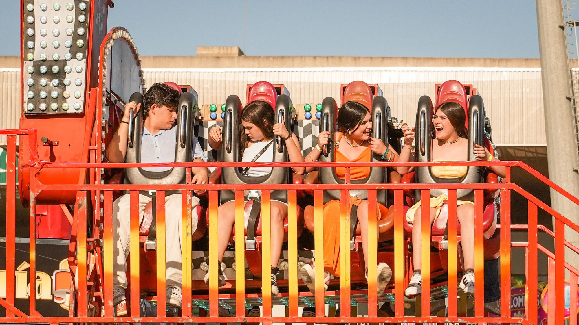 Los 'cacharritos' de la calle del Infierno de la Feria de Córdoba