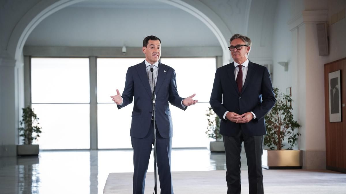 Moreno admite "no estar contento" tras el pacto con Vox por no gobernar en solitario