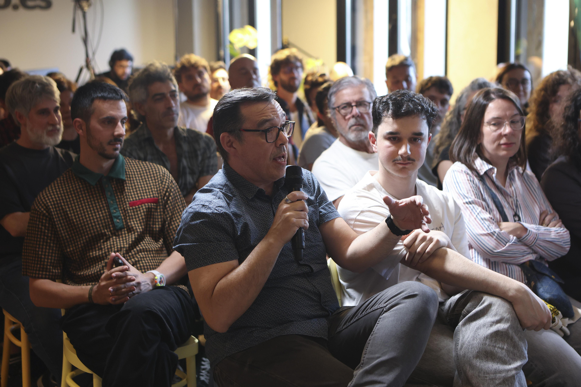El grupo Biznaga en la redacción de elDiario.es, en imágenes