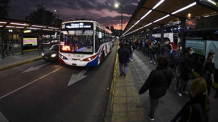 Estiman una suba de "40% promedio" en la tarifa del transporte público para diciembre