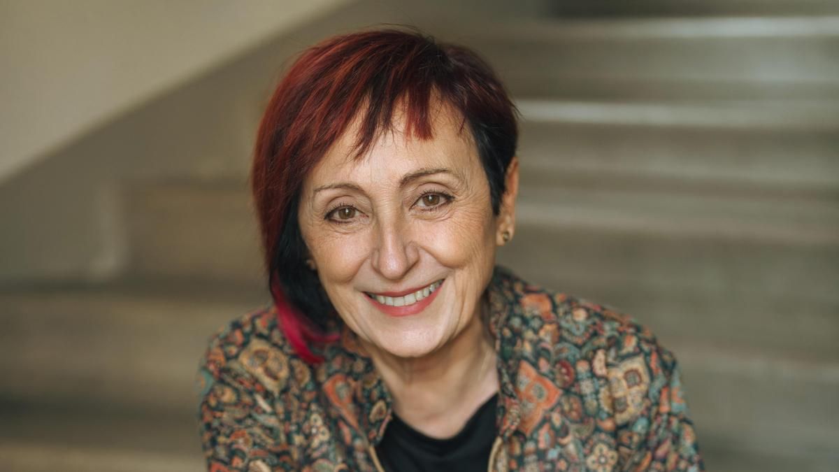 La escritora Elia Barceló publica 'Una mentira peligrosa'