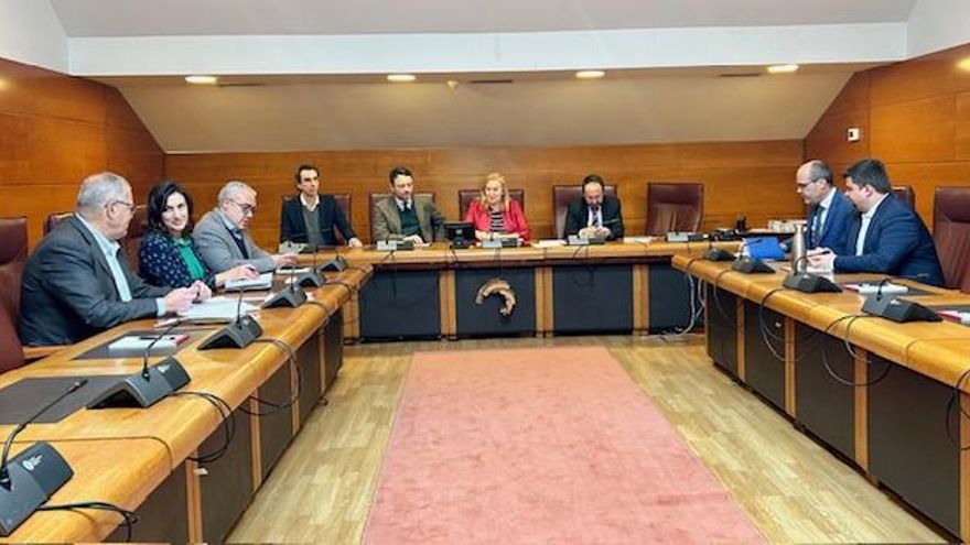 Comisión de Reglamento del Parlamento de Cantabria.