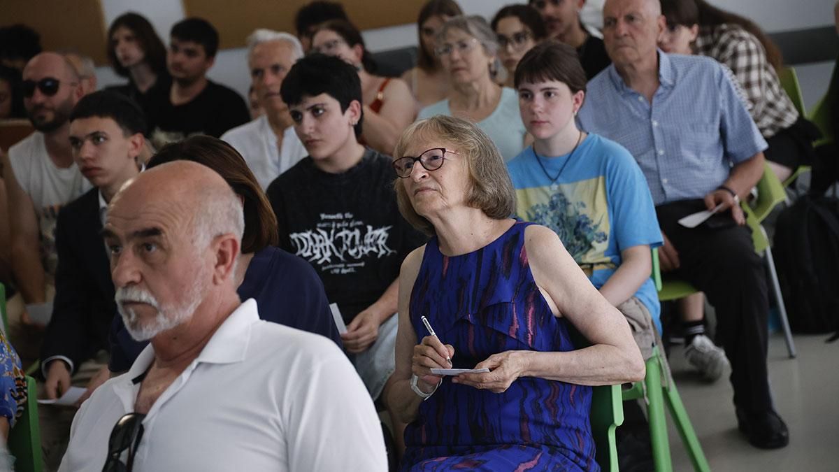 El público votando los cortometrajes