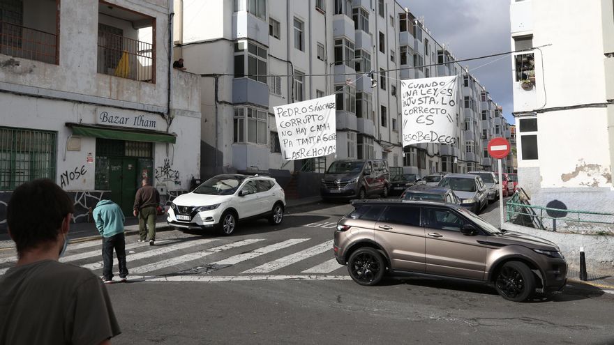 La tensión por la convivencia con migrantes bloqueados se propaga por Gran Canaria: ''El ambiente se está caldeando''