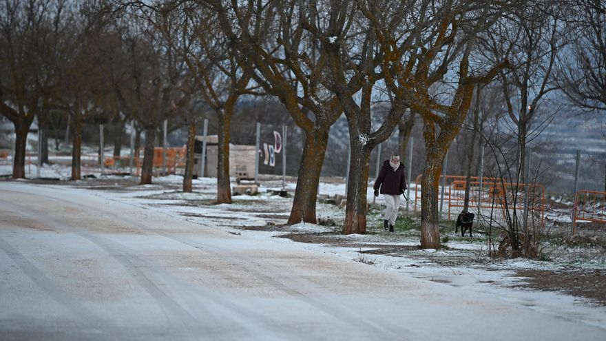 El lunes trae frío con nieve en cotas bajas del norte y centro, y lluvias en el sureste