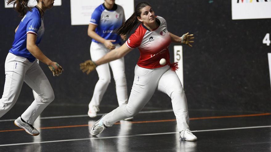 Solo ocho de los 183 festivales de pelota emitidos por la televisión pública vasca en el último año fueron femeninos