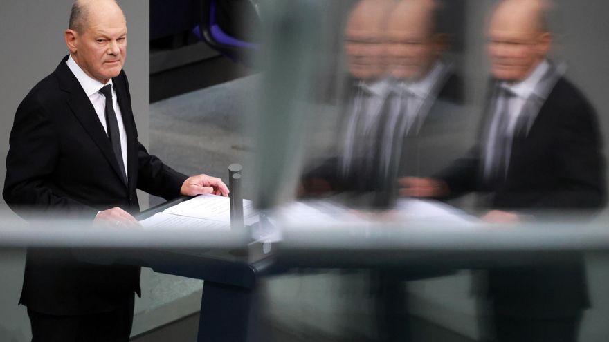 Conservadores y ultras aprueban en el Parlamento alemán una moción contra la migración a un mes de las elecciones