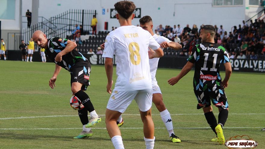 Lucena y Pozoblanco, una de cal y otra de arena en el comienzo del 'play off' de Tercera RFEF