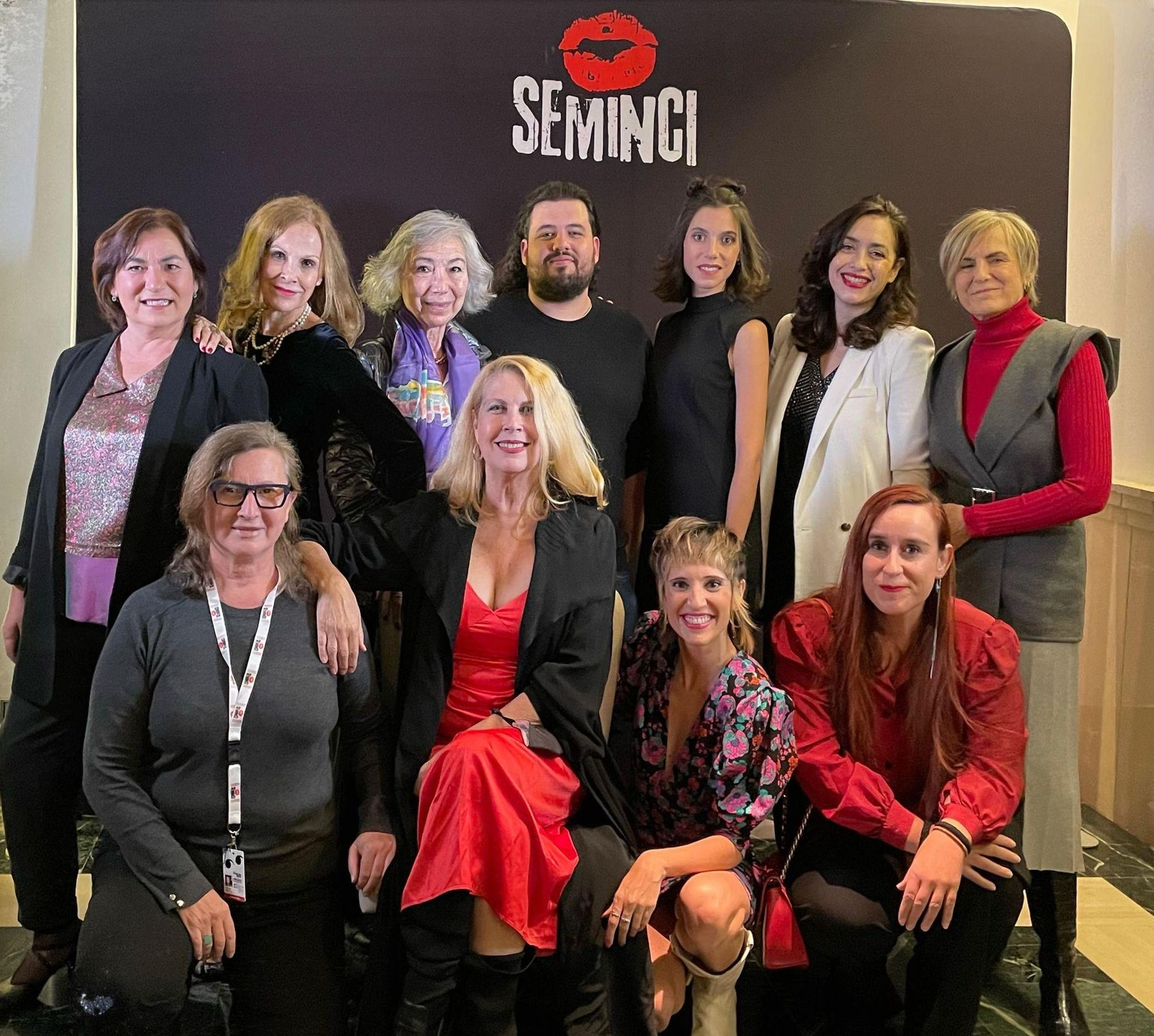 El equipo de 'Las cartas perdidas' que ha acudido al festival de la Seminci.