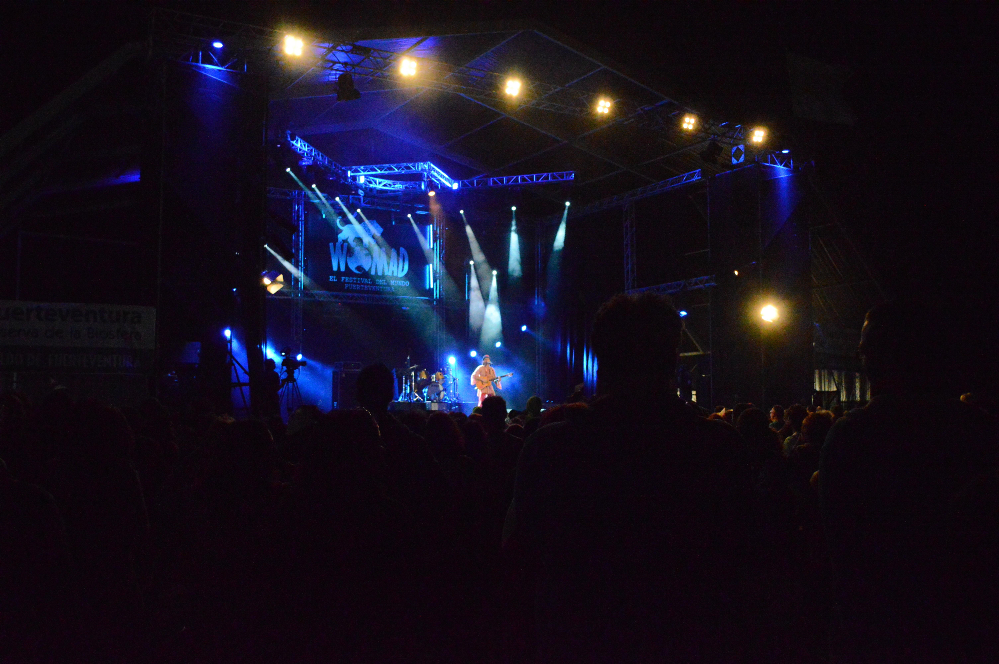 Actuación de Arístides Moreno durante el Womad Fuerteventura 2014 | Iago Otero Paz